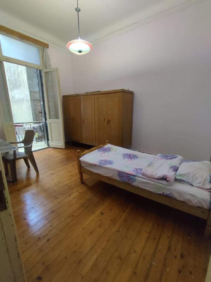 Room No5 A Private Room With Balcony For Men Only And No Ladies Allowed غرفة خاصة للرجال فقط ممنوع السيدات Alexandria Exterior foto